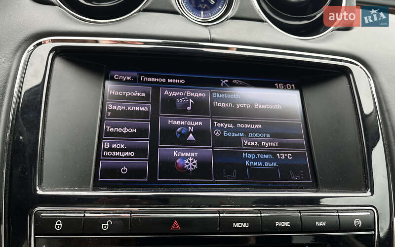 Седан Jaguar XJ 2012 в Мукачево
