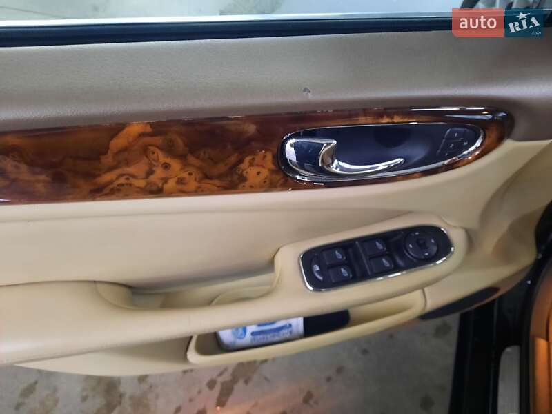 Седан Jaguar XJ 2005 в Луцьку