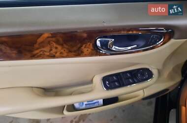Седан Jaguar XJ 2005 в  фото 7 Седан Jaguar XJ 2005 в