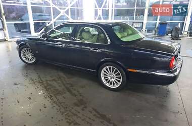 Седан Jaguar XJ 2005 в  фото 17 Седан Jaguar XJ 2005 в