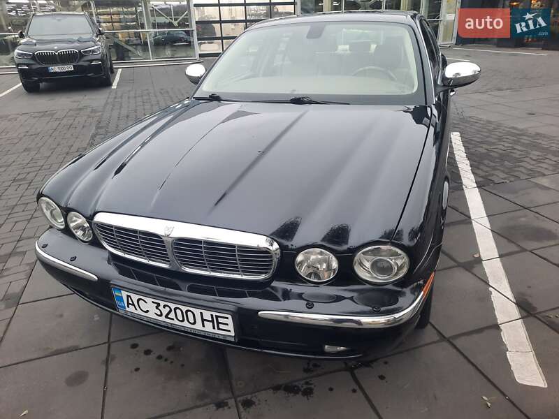 Седан Jaguar XJ 2005 в Луцьку