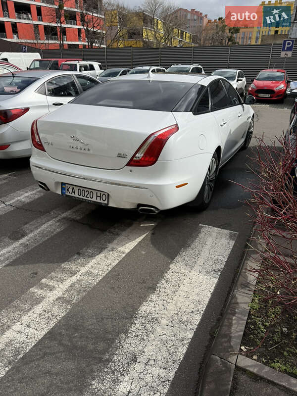 Седан Jaguar XJ 2013 в Слов'янську
