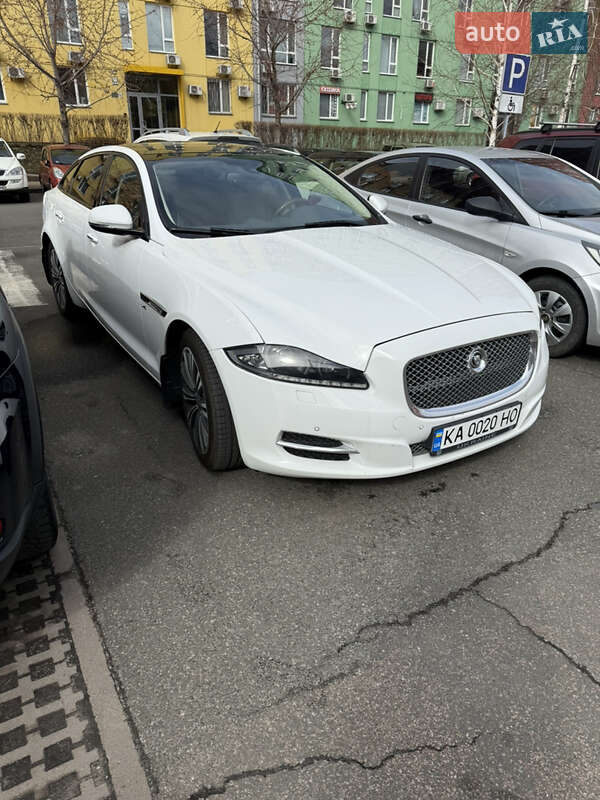 Седан Jaguar XJ 2013 в Слов'янську