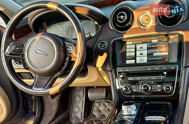 Седан Jaguar XJ 2014 в 