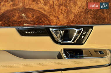Седан Jaguar XJ 2014 в 