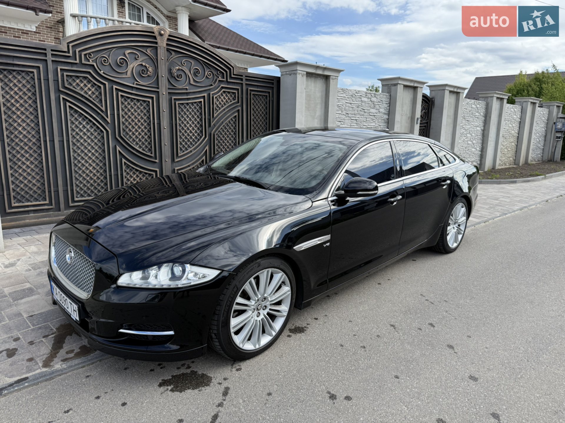2013 Jaguar XJ - мініатюра 11