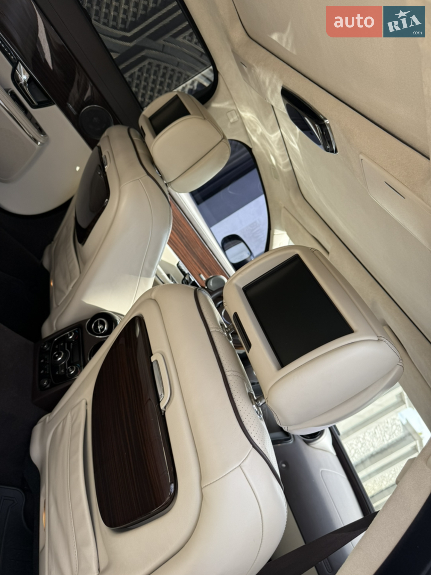 2013 Jaguar XJ - мініатюра 30