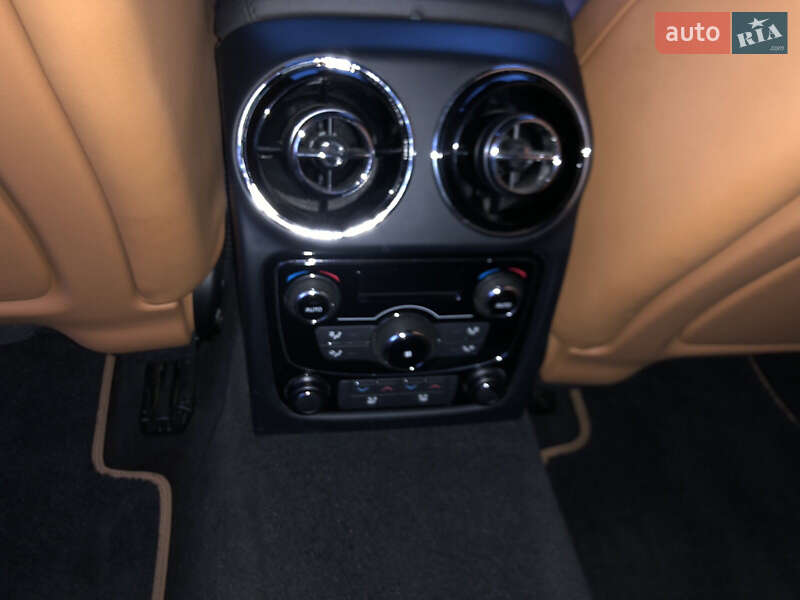 Седан Jaguar XJ 2015 в Чернігові