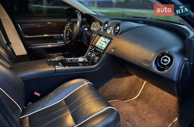 Седан Jaguar XJ 2014 в 