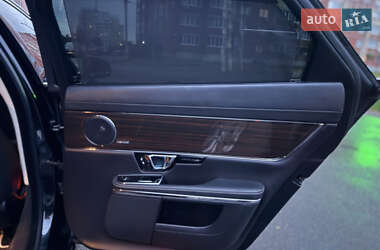 Седан Jaguar XJ 2014 в 