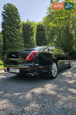 Седан Jaguar XJ 2010 в 