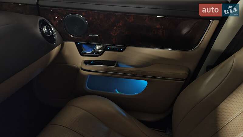 Седан Jaguar XJ 2013 в Киеве фото 48 Седан Jaguar XJ 2013 в Киеве