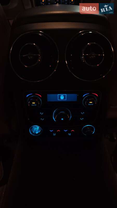 Седан Jaguar XJ 2013 в Киеве фото 53 Седан Jaguar XJ 2013 в Киеве