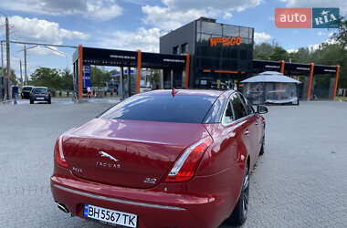 Седан Jaguar XJ 2013 в 