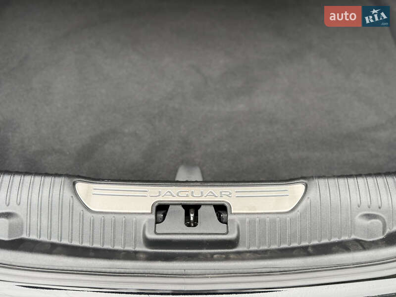 Седан Jaguar XJ 2014 в Борисполе