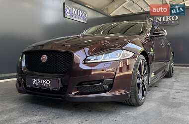 Седан Jaguar XJ 2016 в 