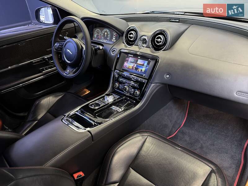 Седан Jaguar XJ 2016 в Киеве
