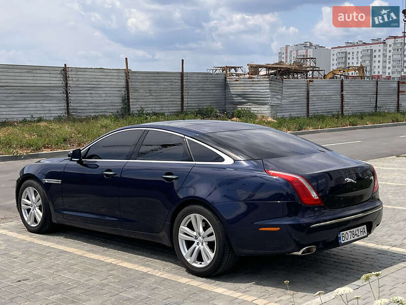 Седан Jaguar XJ 2011 в Виннице