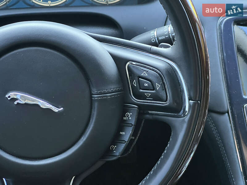Седан Jaguar XJ 2013 в Києві