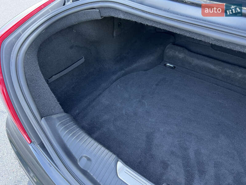 Седан Jaguar XJ 2013 в Києві