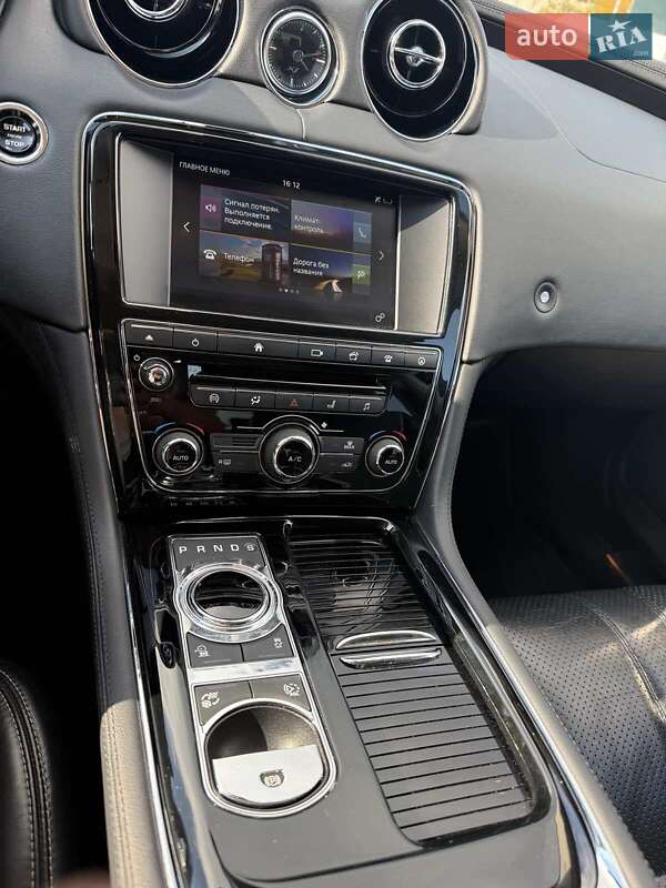 Седан Jaguar XJ 2015 в Житомирі