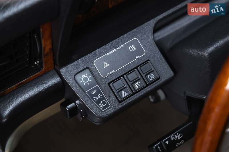 Седан Jaguar XJ 1993 в Луцьку