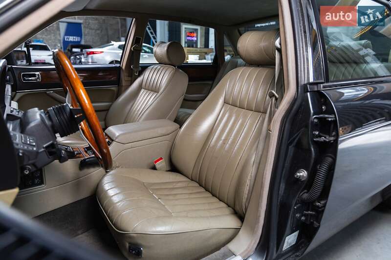 Седан Jaguar XJ 1993 в Луцьку
