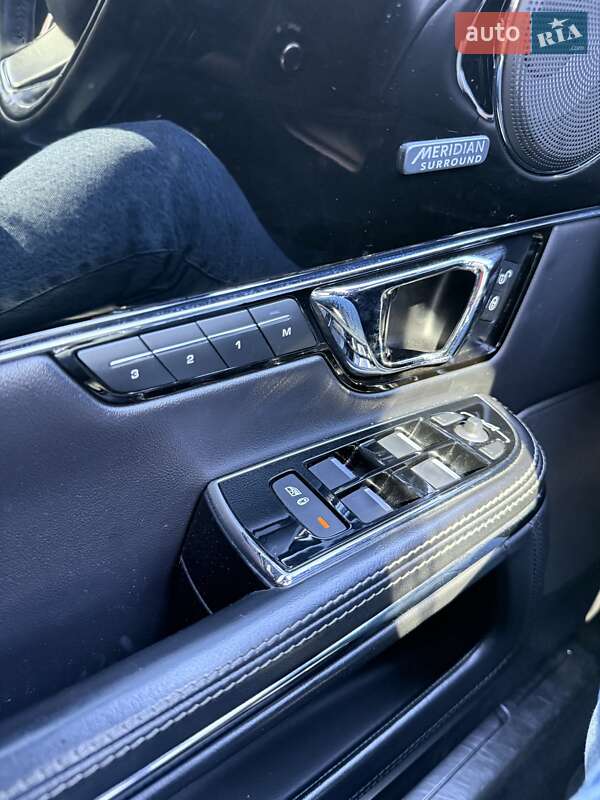 Седан Jaguar XJ 2015 в Киеве фото 31 Седан Jaguar XJ 2015 в Киеве