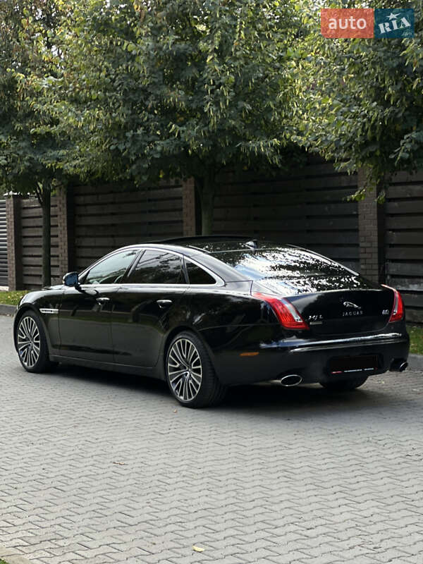 Седан Jaguar XJ 2013 в Києві