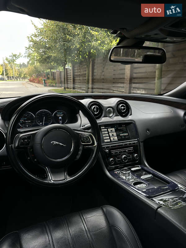 Седан Jaguar XJ 2013 в Києві