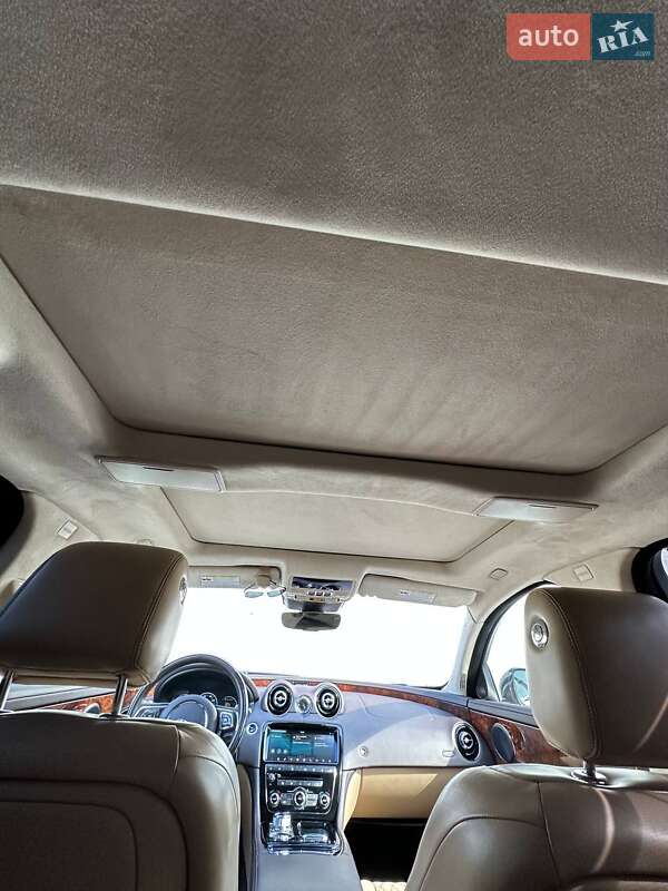 Седан Jaguar XJ 2018 в Киеве