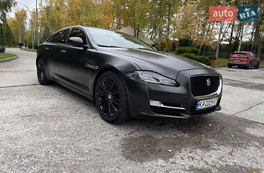 Седан Jaguar XJ 2015 в  Седан Jaguar XJ 2015 в