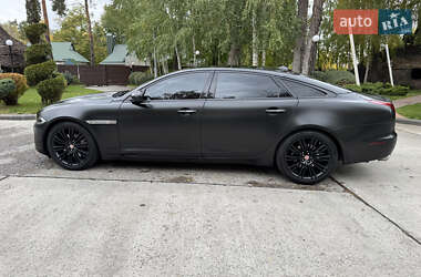 Седан Jaguar XJ 2015 в  фото 16 Седан Jaguar XJ 2015 в