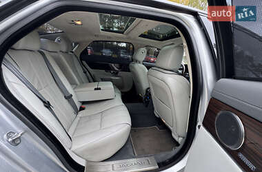 Седан Jaguar XJ 2015 в  фото 21 Седан Jaguar XJ 2015 в