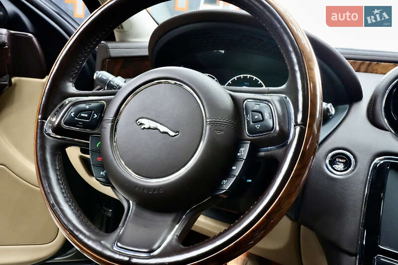 Седан Jaguar XJ 2017 в Житомире