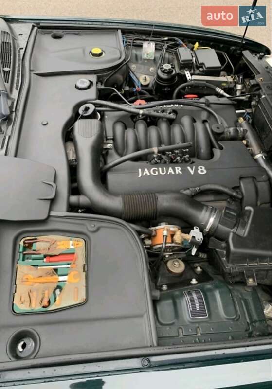 Седан Jaguar XJ 2000 в Киеве