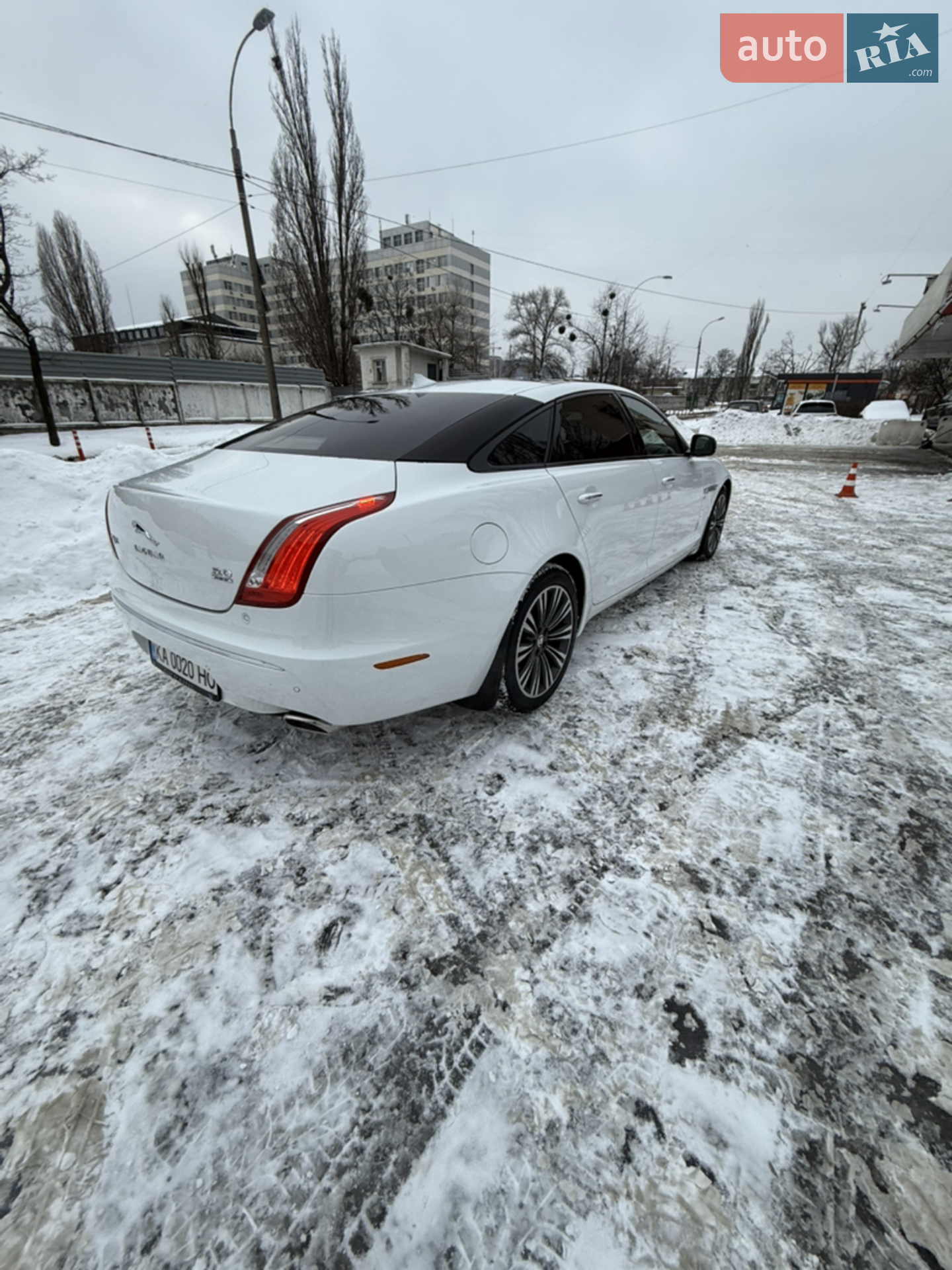 2013 Jaguar XJ - мініатюра 3