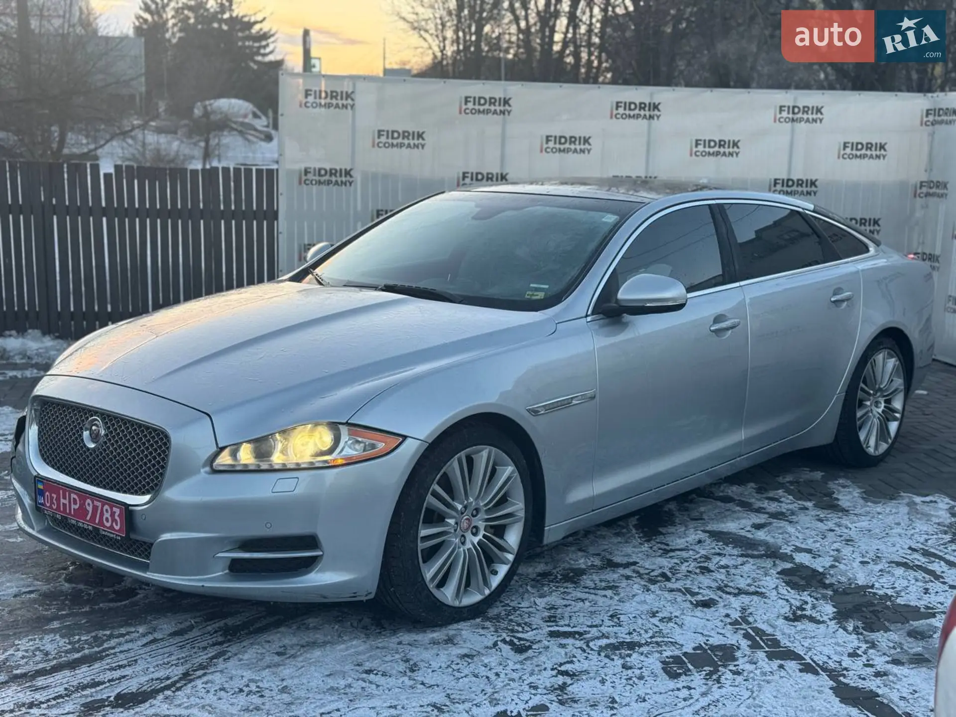 2015 Jaguar XJ - мініатюра 2