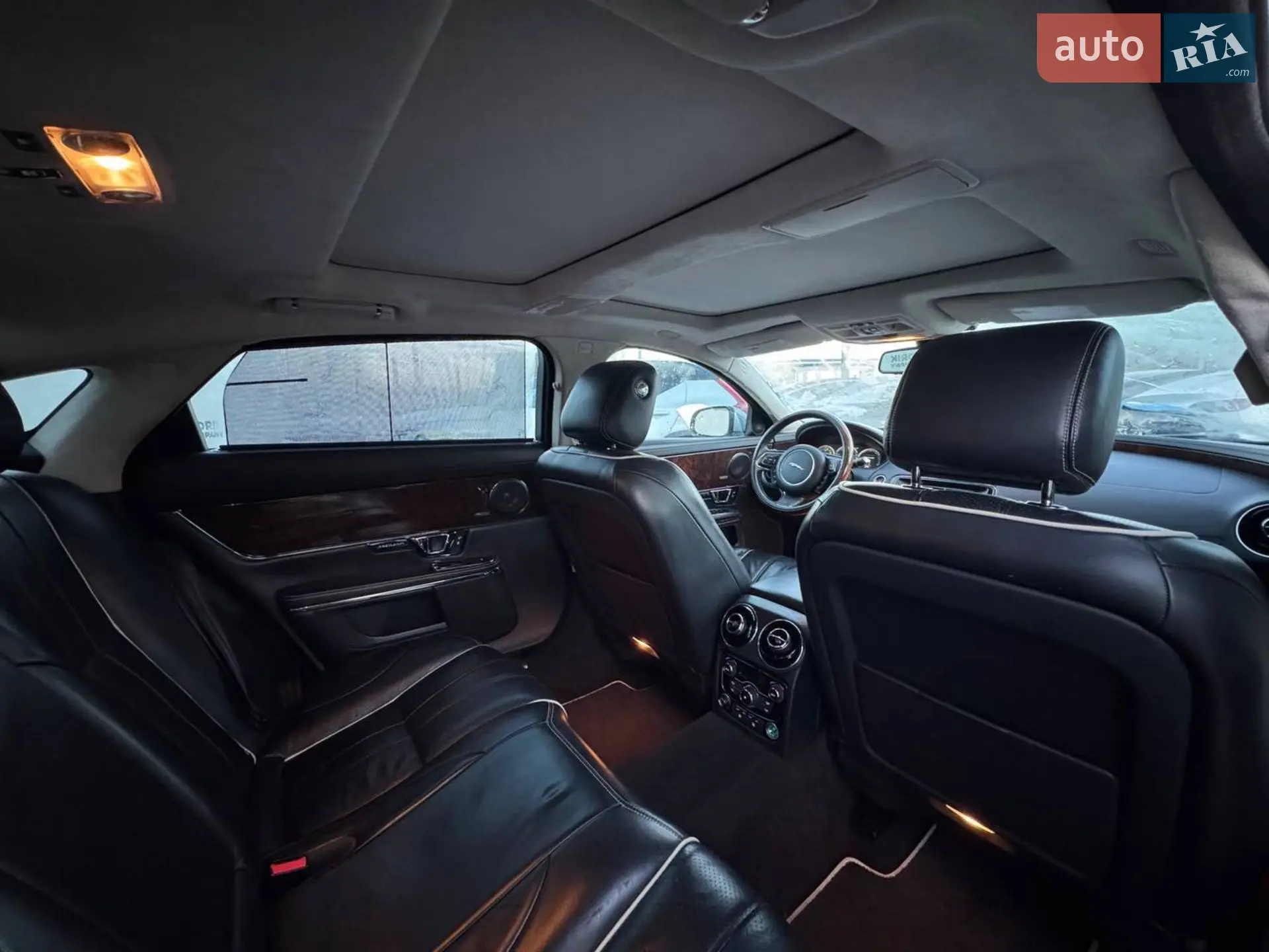 2015 Jaguar XJ - мініатюра 13