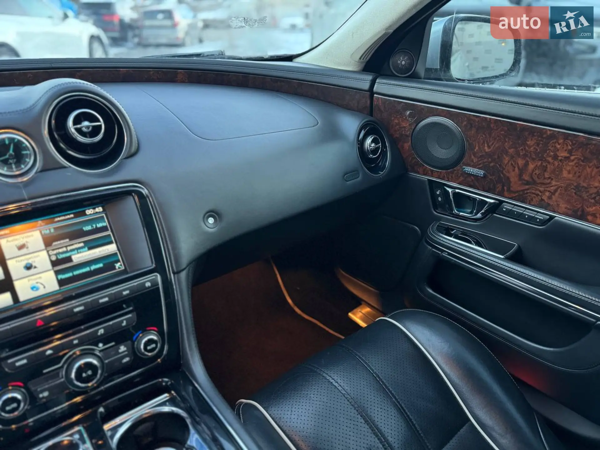 2015 Jaguar XJ - мініатюра 19