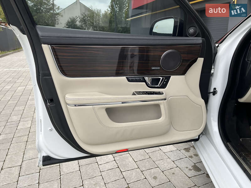 Седан Jaguar XJ 2014 в Яремче