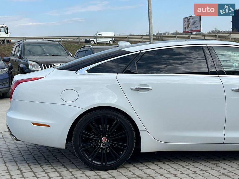 Седан Jaguar XJ 2017 в Львове