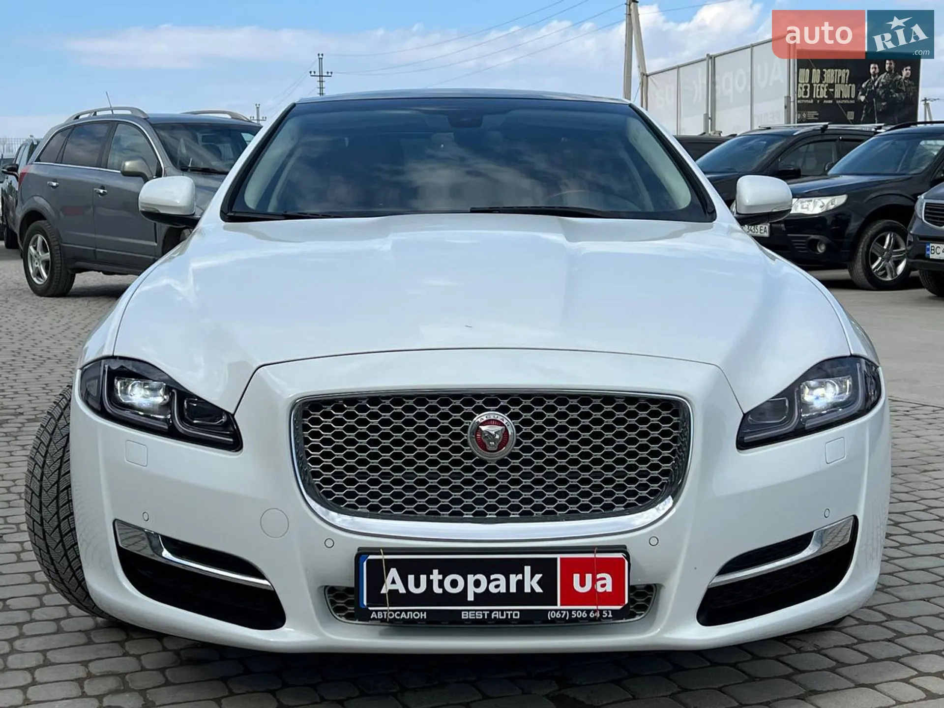 2017 Jaguar XJ - мініатюра 13