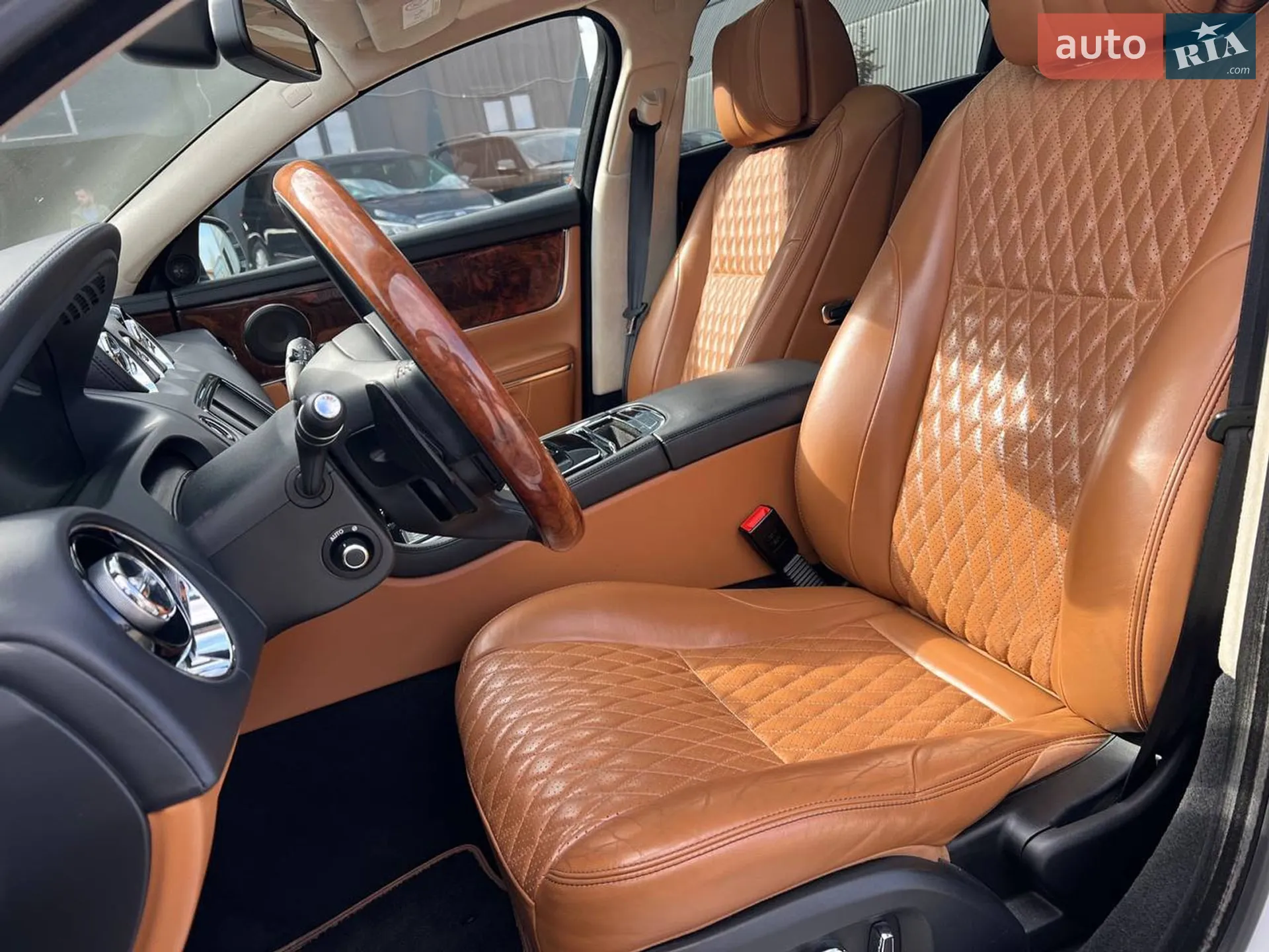2017 Jaguar XJ - мініатюра 19