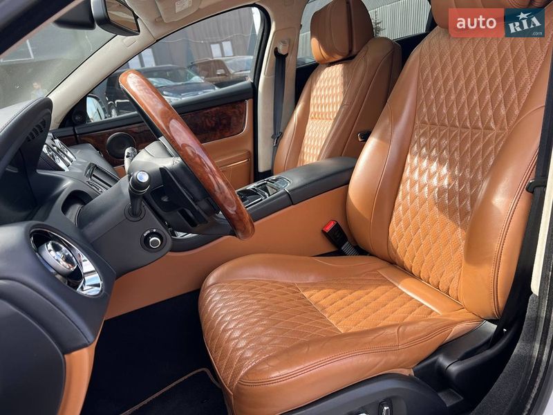 Седан Jaguar XJ 2017 в Львове