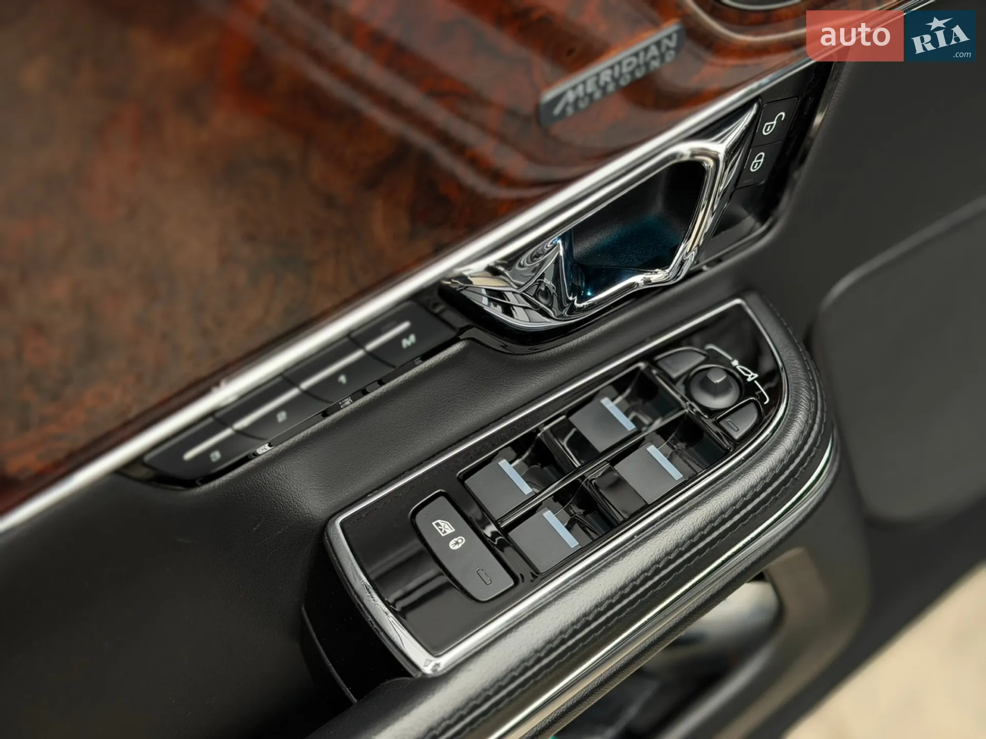 2016 Jaguar XJ - мініатюра 25