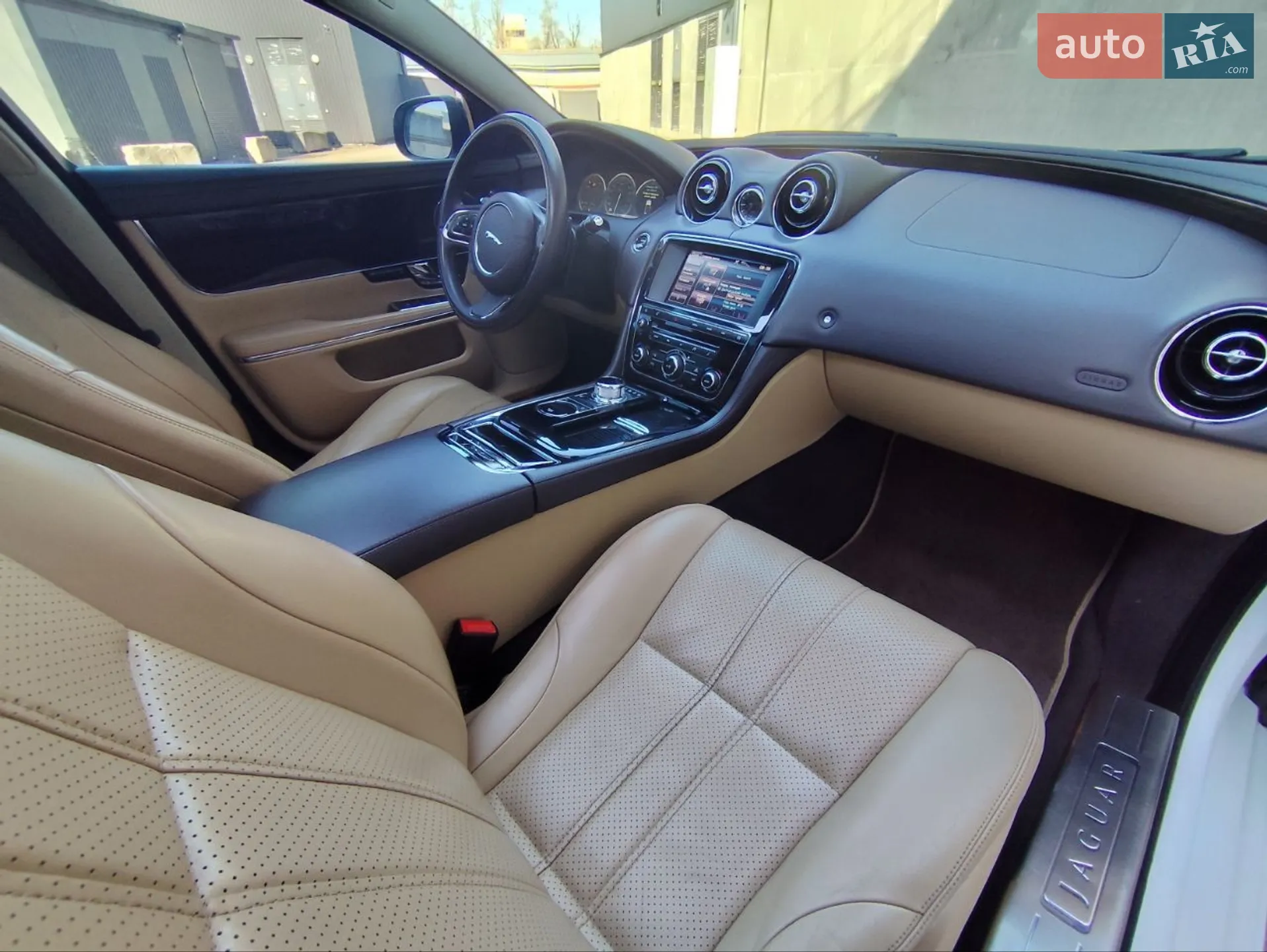 2013 Jaguar XJ - мініатюра 14