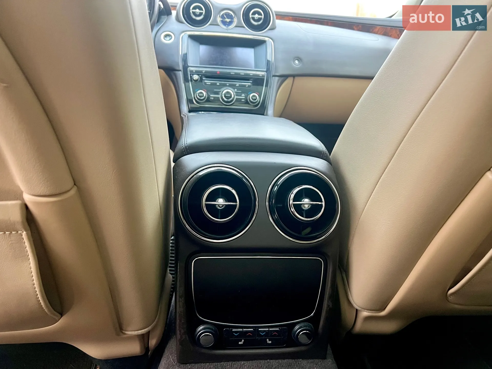 2012 Jaguar XJ - мініатюра 30