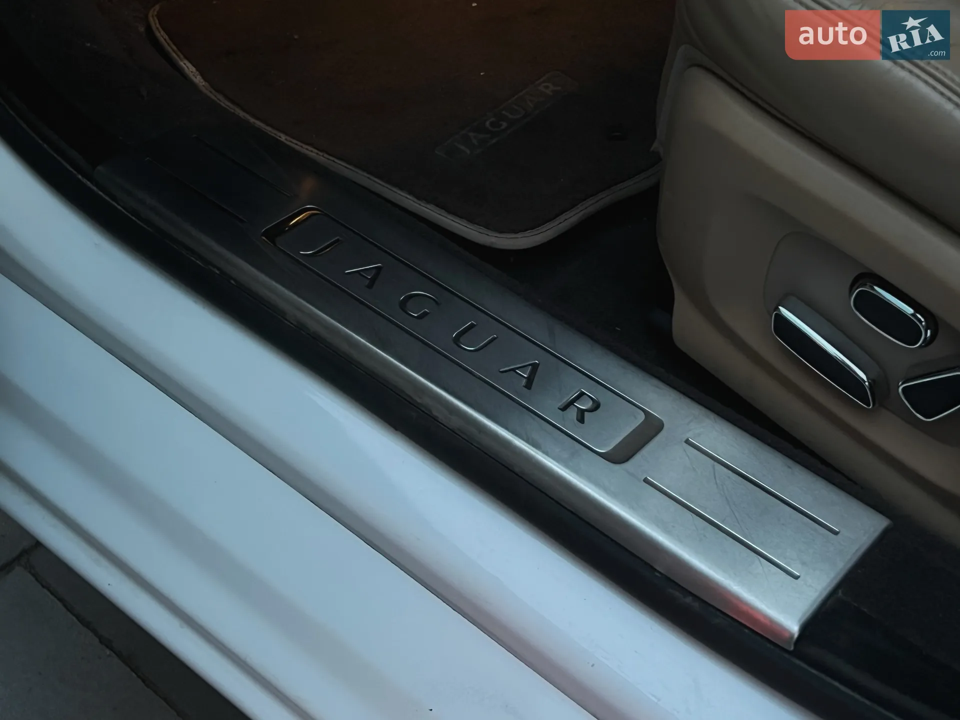 2012 Jaguar XJ - мініатюра 32