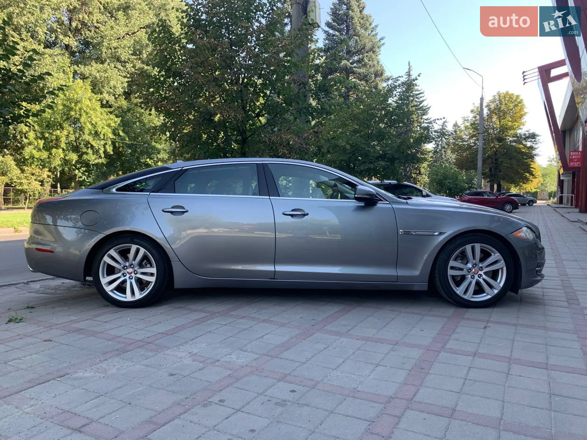2013 Jaguar XJ - мініатюра 3